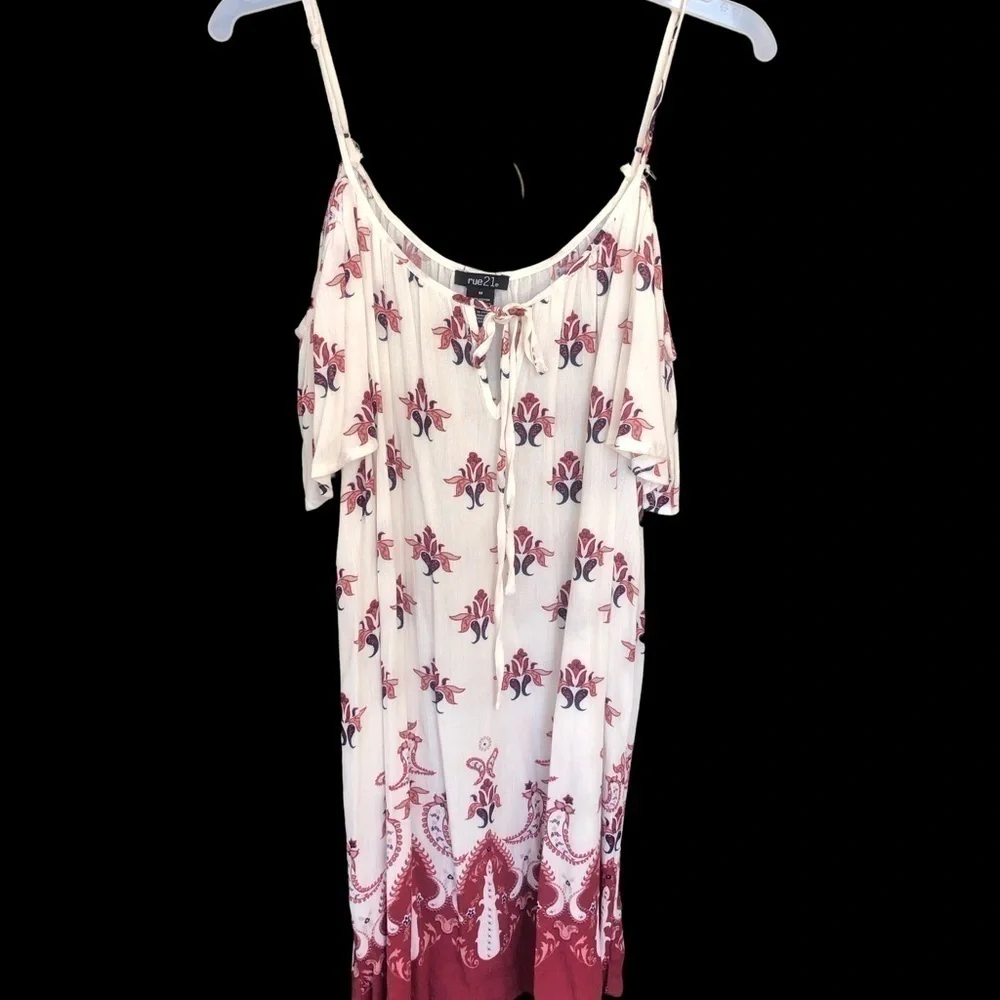 FOREVER 21 DRESS MEDIUM RED WHITE AND BLUE